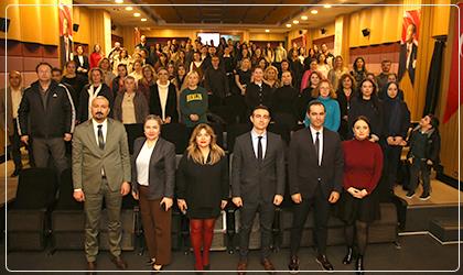 YAPAY ZEKÂYLA ÖĞRETMEN ODAKLI DÖNÜŞÜM